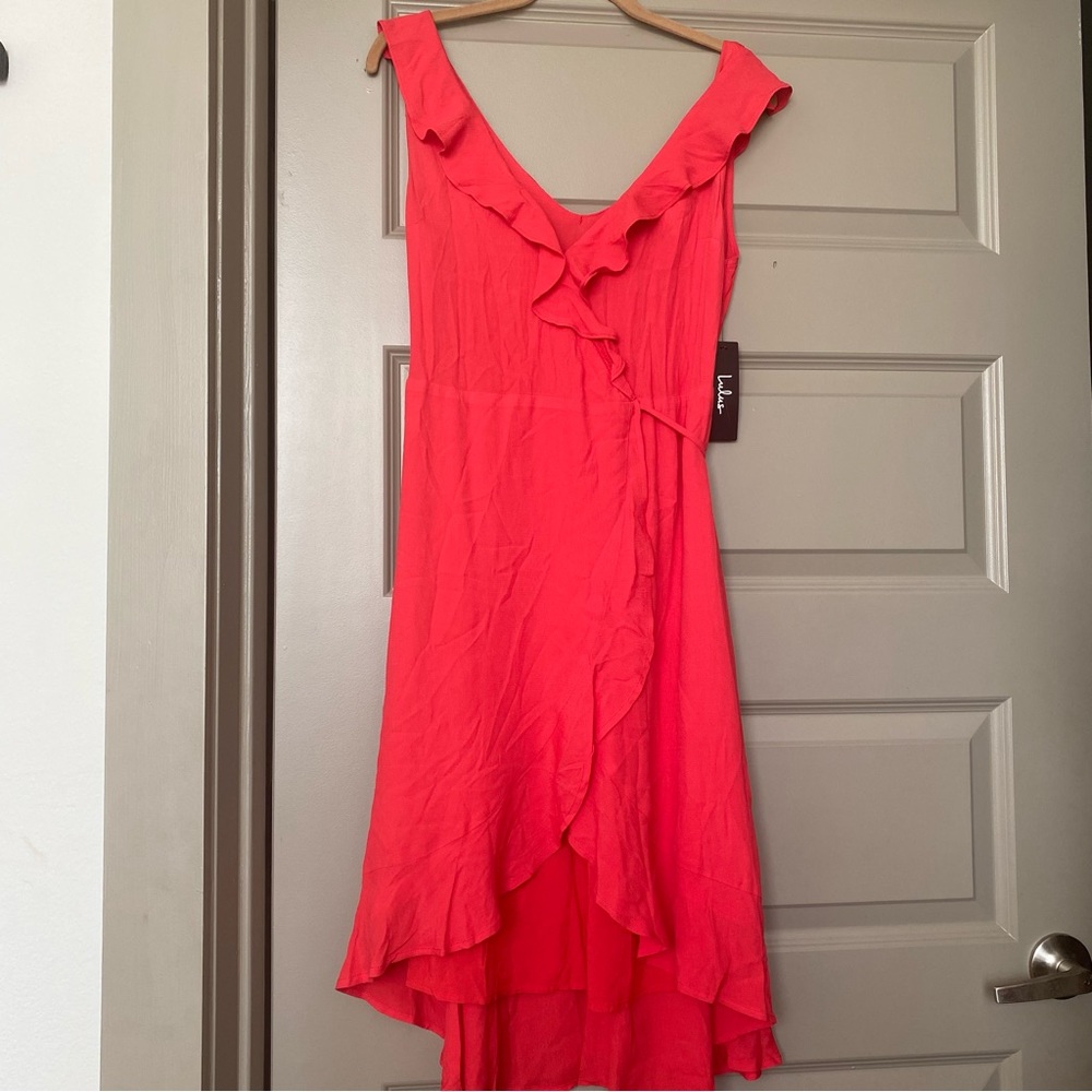 NWT Lulu’s V Neck True wrap red dress with ruffle hem and high low hem, Small